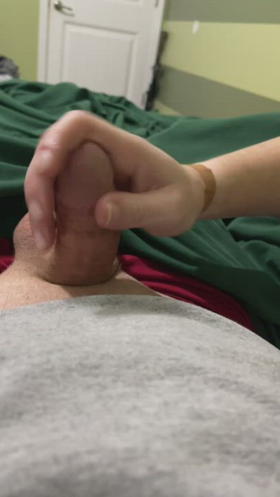 Love feeling the warmth of it running over my hand🍆💦💦 - free porn video