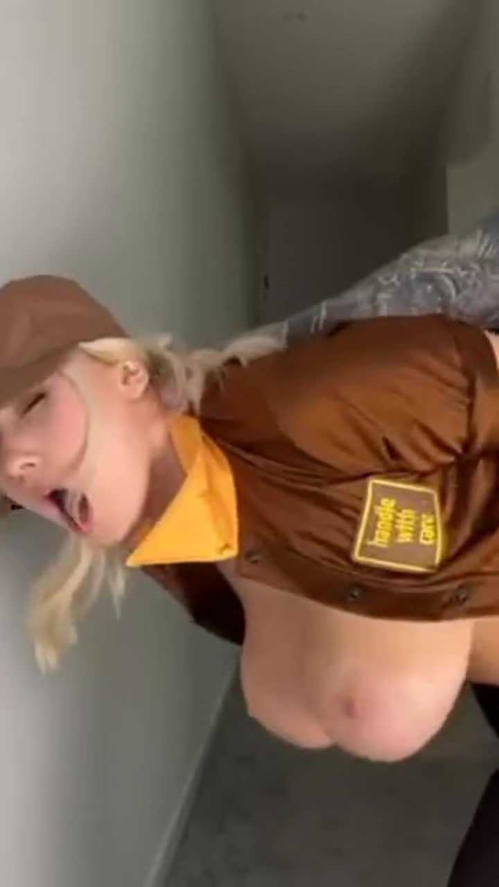 Delivery driver earns more than just a tip - free porn video