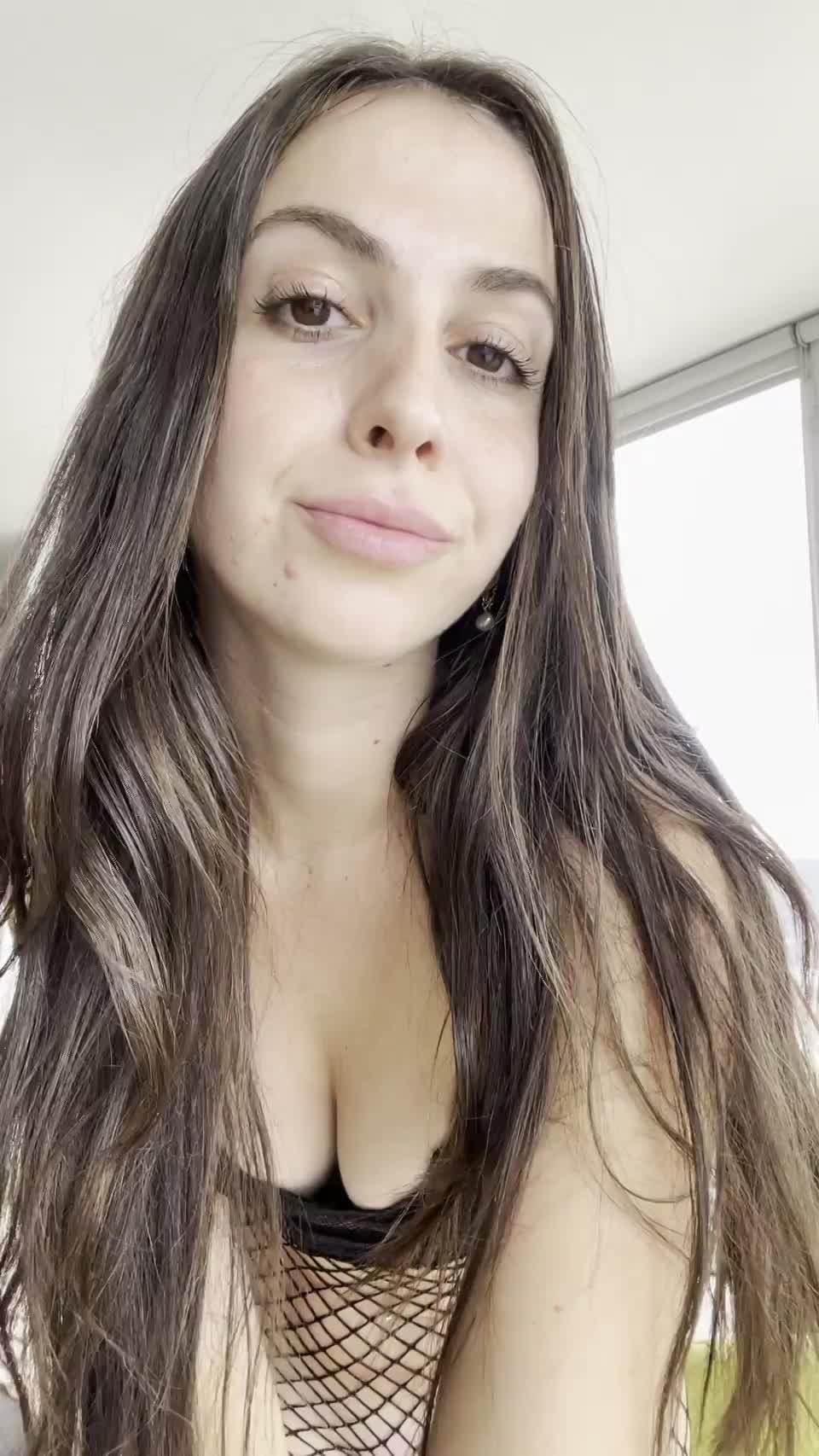 Make my white bum red? F20 - free porn video