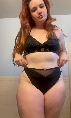 Getting ready to go shopping - free porn video