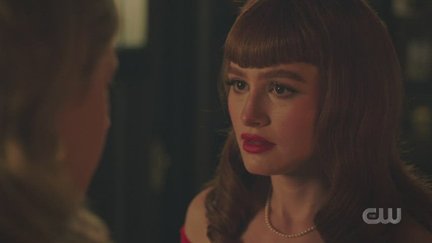 Lili Reinhart kissing Madelaine Petsch - free porn video