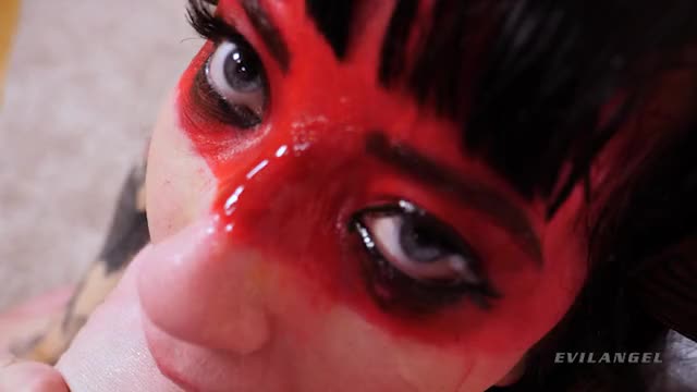 Porn director kissing her actress after a gang bang (Proxy Paige, Charlotte Sartre) - free porn video