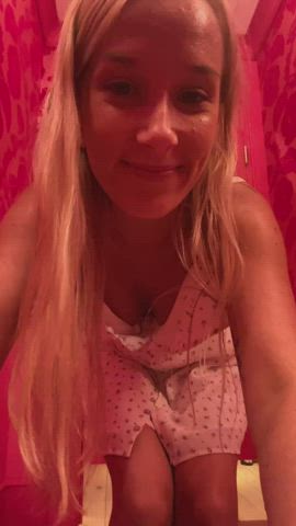 Only thing better than shopping is getting to cum while you shop 🛍️ [GIF] - free porn video