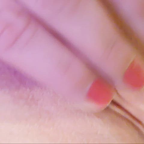 I'm kinda a pro at rubbing my pussy, I've had a lot of practice😜 - free porn video