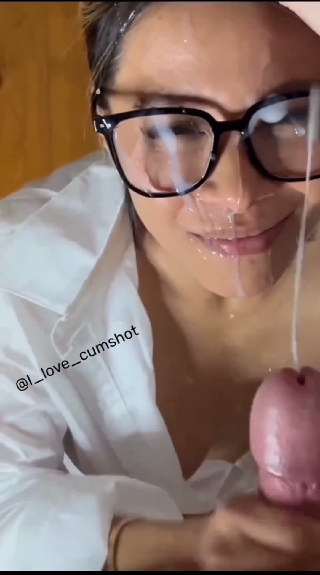 Secretaries are great cum sluts   - free porn video