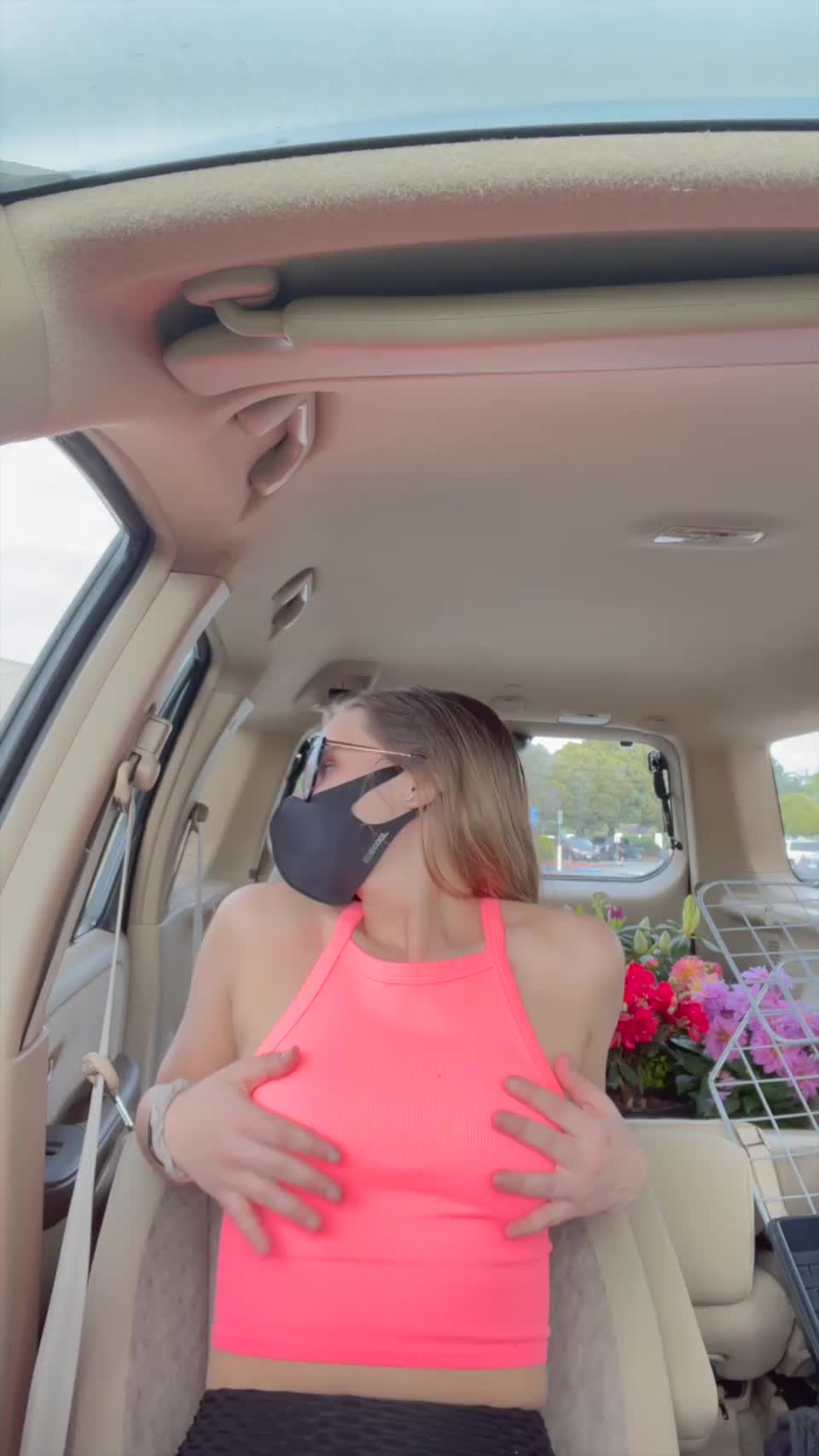 I liked my new dress so much, I decided to just change in the parking lot 😇 [gif] - free porn video
