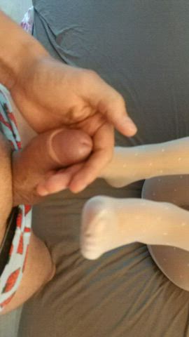My tiny nyloned feet doing what the love and waiting for the hot cum 🤭♥️ - free porn video