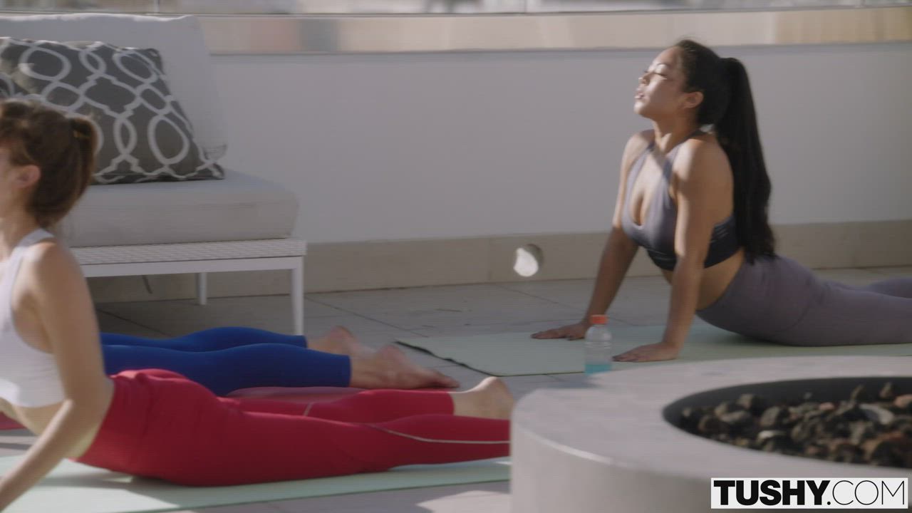 Cheating GF Kenna James Threesome Yoga Anal Porn GIF by pornotree.com - free porn video