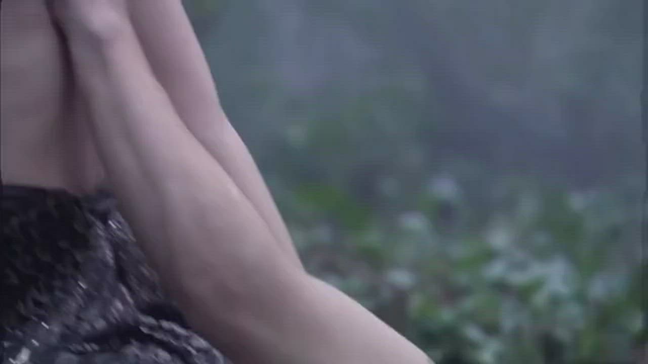 Natalie Dormer fucked in the forest - free porn video