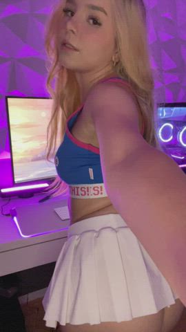 are cute 18 y/o blonde girls ur type - free porn video