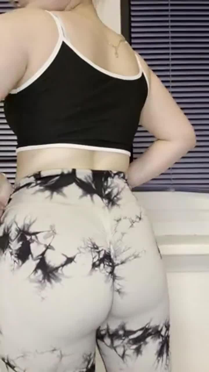 19 yo cute girl needs a Reddit Daddy 😇 - free porn video
