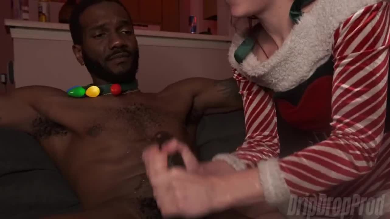 She Loves to Make Him Cum Everywhere While Sucking His Nipples!! 💦 - free porn video