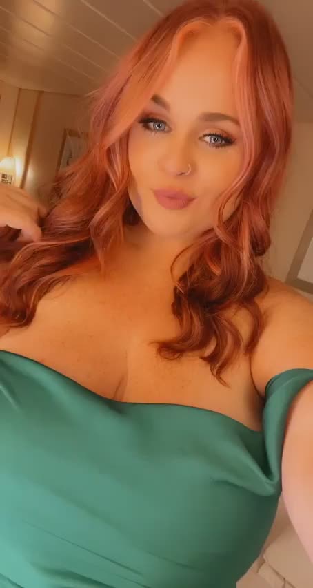 Fill my cunt like a jelly donut 😋 - free porn video