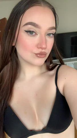 Just put on my make-up, can you come and destroy it :P - free porn video