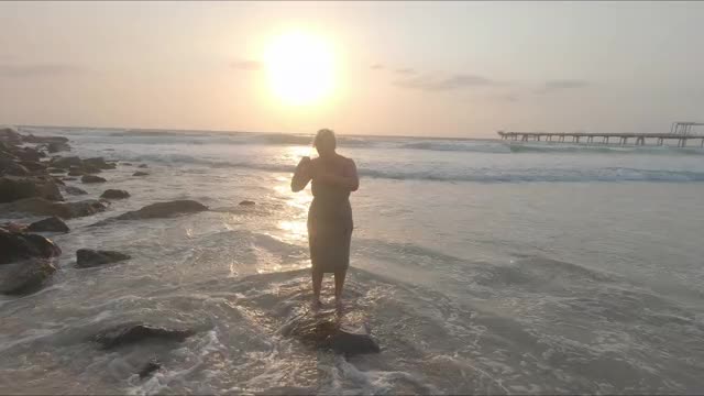 Putting on a early morning show for the fishermen 😉 xx 57yo (f) (OC) 🇦🇺 - free porn video