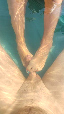 Underwater footjob feels amazing - free porn video