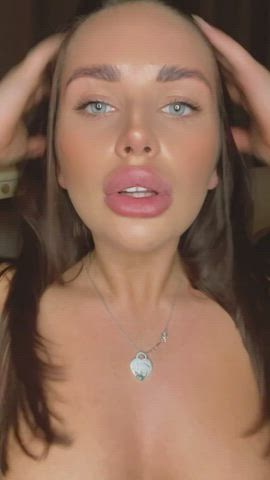 I love to please you with my amazing tits - free porn video