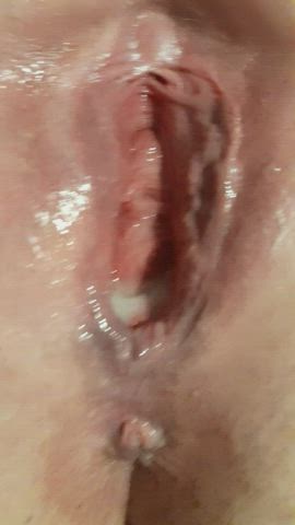 Showing off the creampie in my loose pussy - free porn video