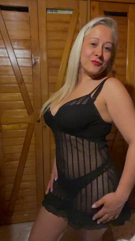 Can a curvy blonde get you hard today? 😇 - free porn video