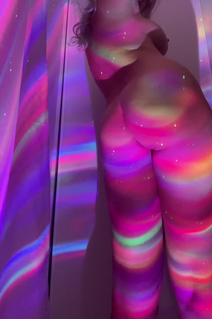 Intergalactic curves  - free porn video