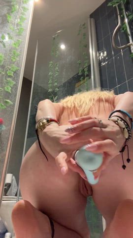 I looove feeling it stretch, just wish i had some real cock ramming my teen ass - free porn video