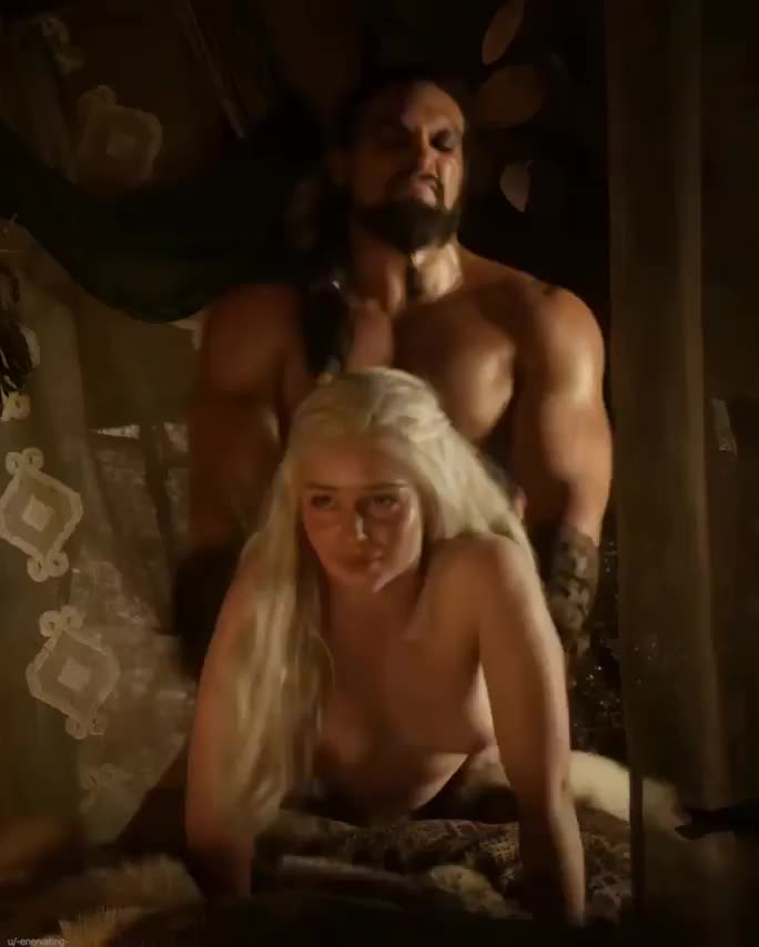 Emilia Clarke in Game of thrones - free porn video