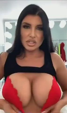 Mommy tits are a gooner’s weakness - free porn video