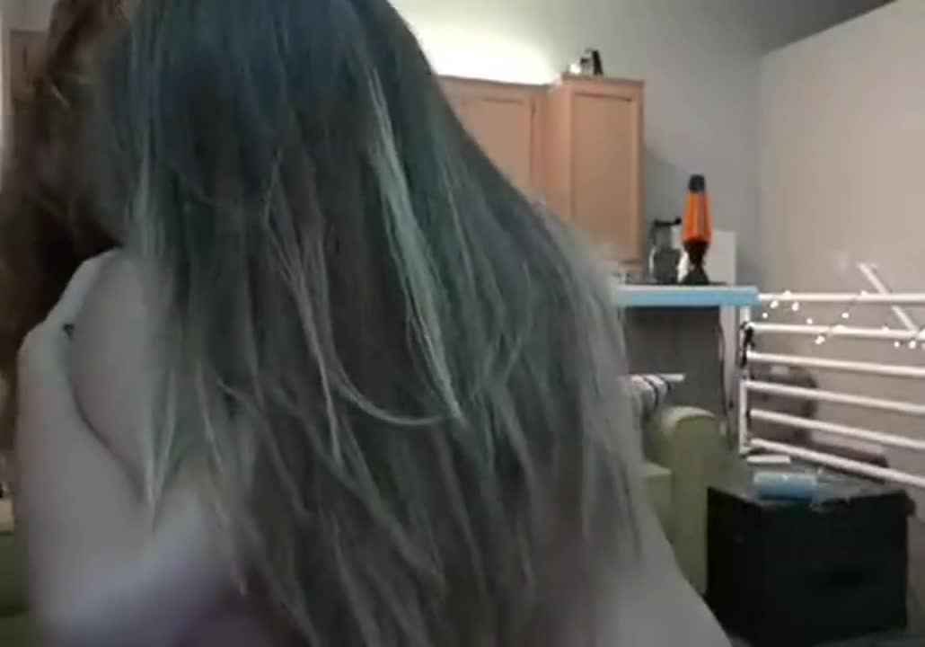 Hot girls at it - free porn video