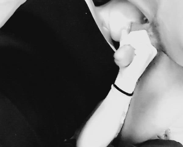 She loves to milk from below - free porn video