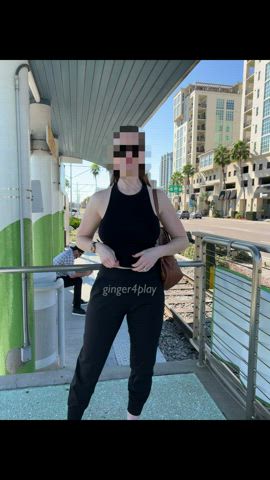 I drop off my hubby so he can catch the morning train [GIF] - free porn video