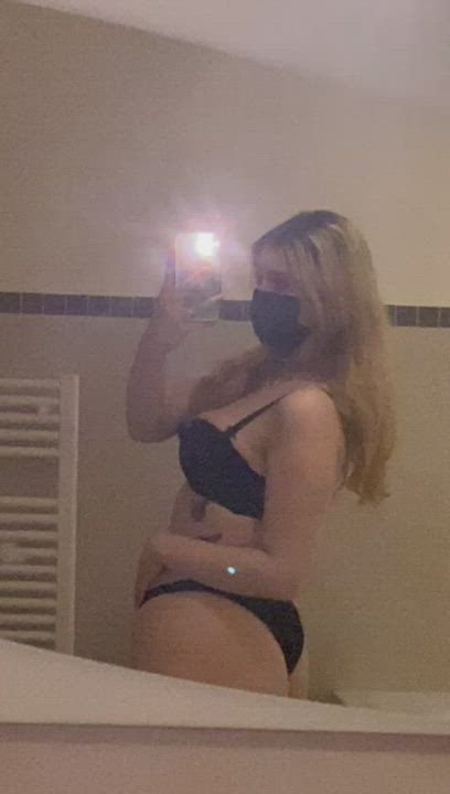 Would you start to jerk off, If you saw me in the bathroom like this? - free porn video