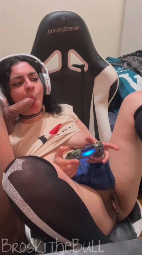 Easily the sluttiest gamer I know - free porn video