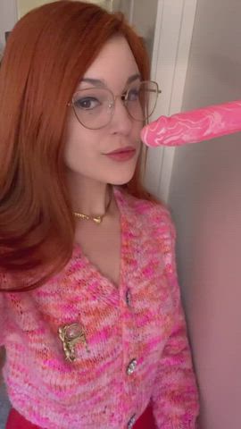 I secretly fantasize about making men on the internet cum to me. - free porn video