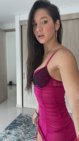 i'm just a horny latina girl trying to get your attention - free porn video
