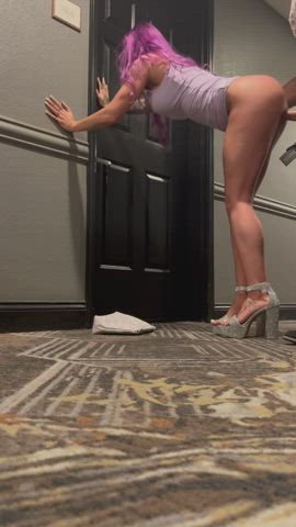Got pounded by a big dick in the hotel hallway 😮‍💨🤫 [gif] - free porn video