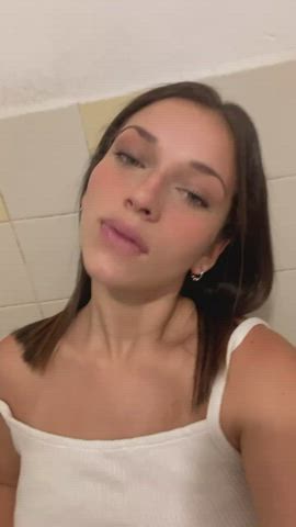 Do you like my boobs? - free porn video