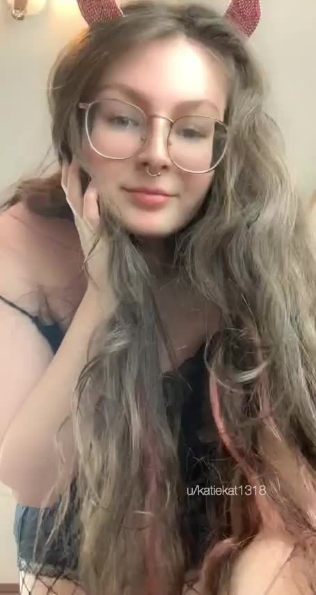 Come give my lips a kiss - free porn video