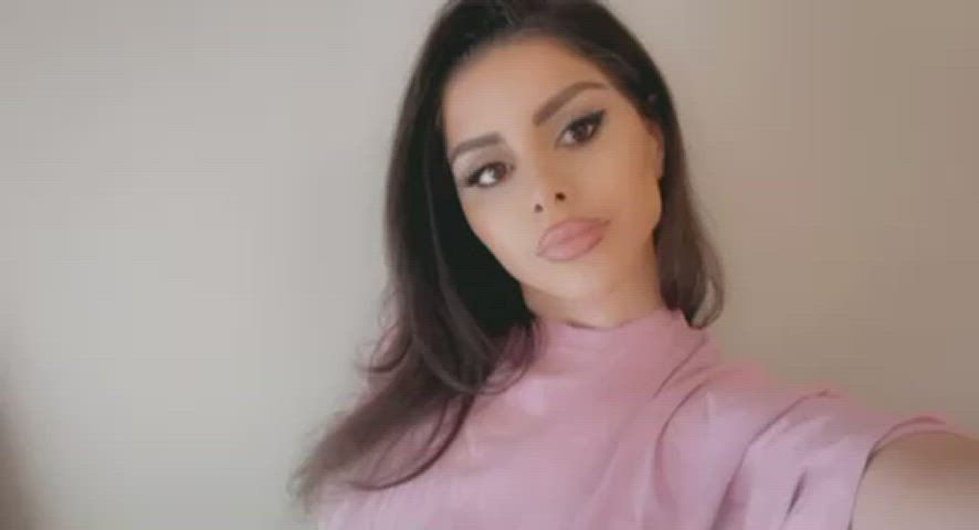 Pretty face & some pretty titties💘 - free porn video