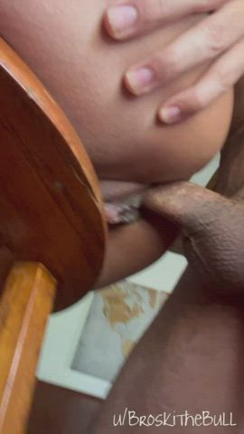 Leaving her a surprise on the stool - free porn video