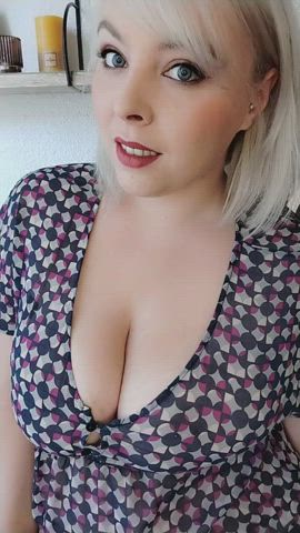 A little tenderness from France :) My name is Blondiie, I am the woman on this vidéo, I'm french and a busty woman. I hope you'll like this. Have a nice weekend ! - free porn video