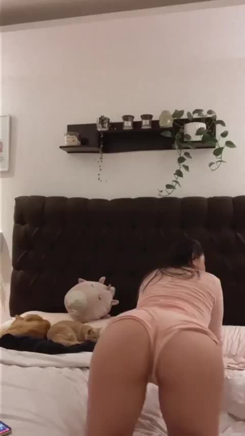 First time showing my butt on here… is it big enough? 🙈 - free porn video