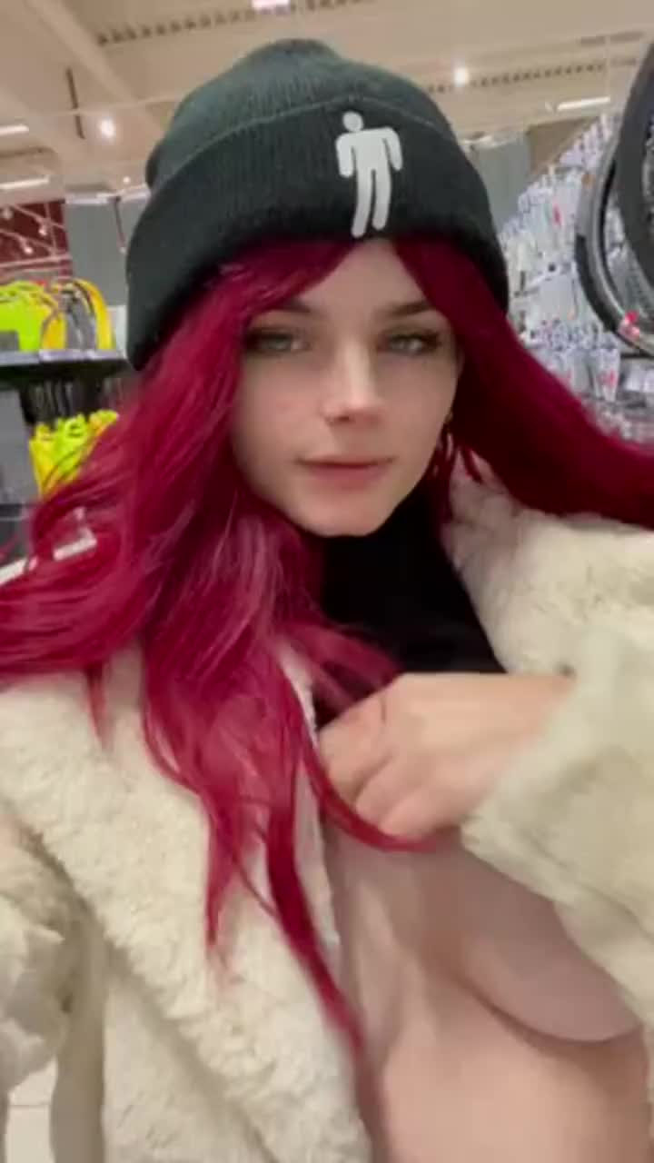 Hope you like the way my teenn tits jiggle when I jump, hopefully no one saw me in the shop haha - free porn video