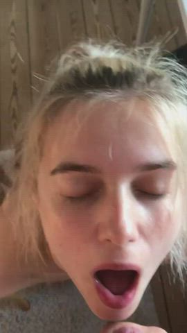 Amateur blonde babe sprayed with cum 💦💦 - free porn video