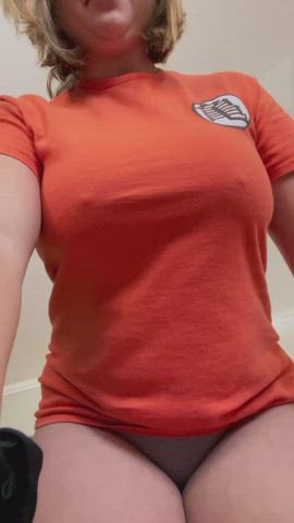 Braless mom with natural DD’s [OC] - free porn video