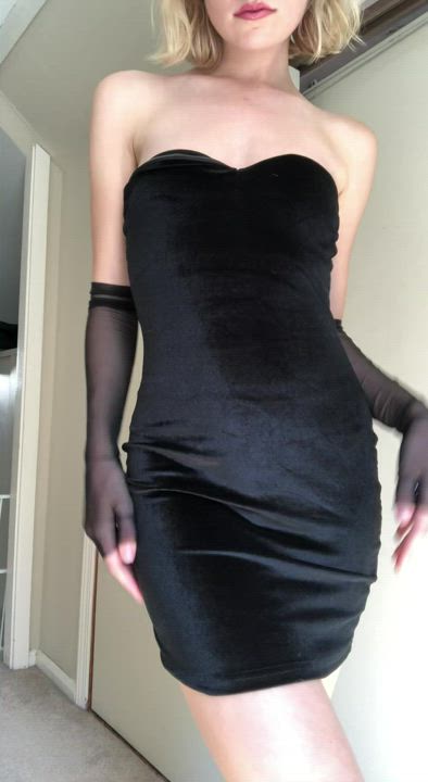 Take me on a date and you’ll get to see me strip out of this at the end 😉🥰! - free porn video
