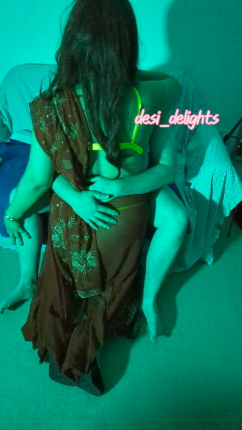 Cheating Indian housewife - free porn video