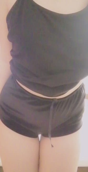 Do you like when I strip and spread my legs for you😏 - free porn video