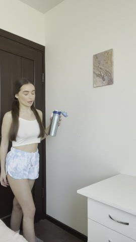Sucking on my tiddies - free porn video