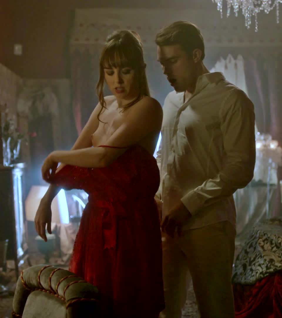Louisa Connolly-Burnham in Vampire Academy [S1E3-2022] - free porn video