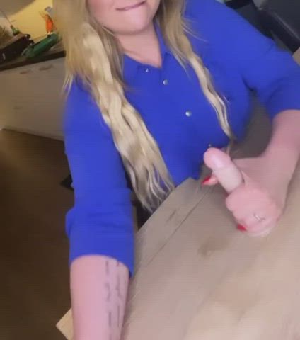 I wanna suck a Redditor's cock so bad, any dad volunteers? - free porn video